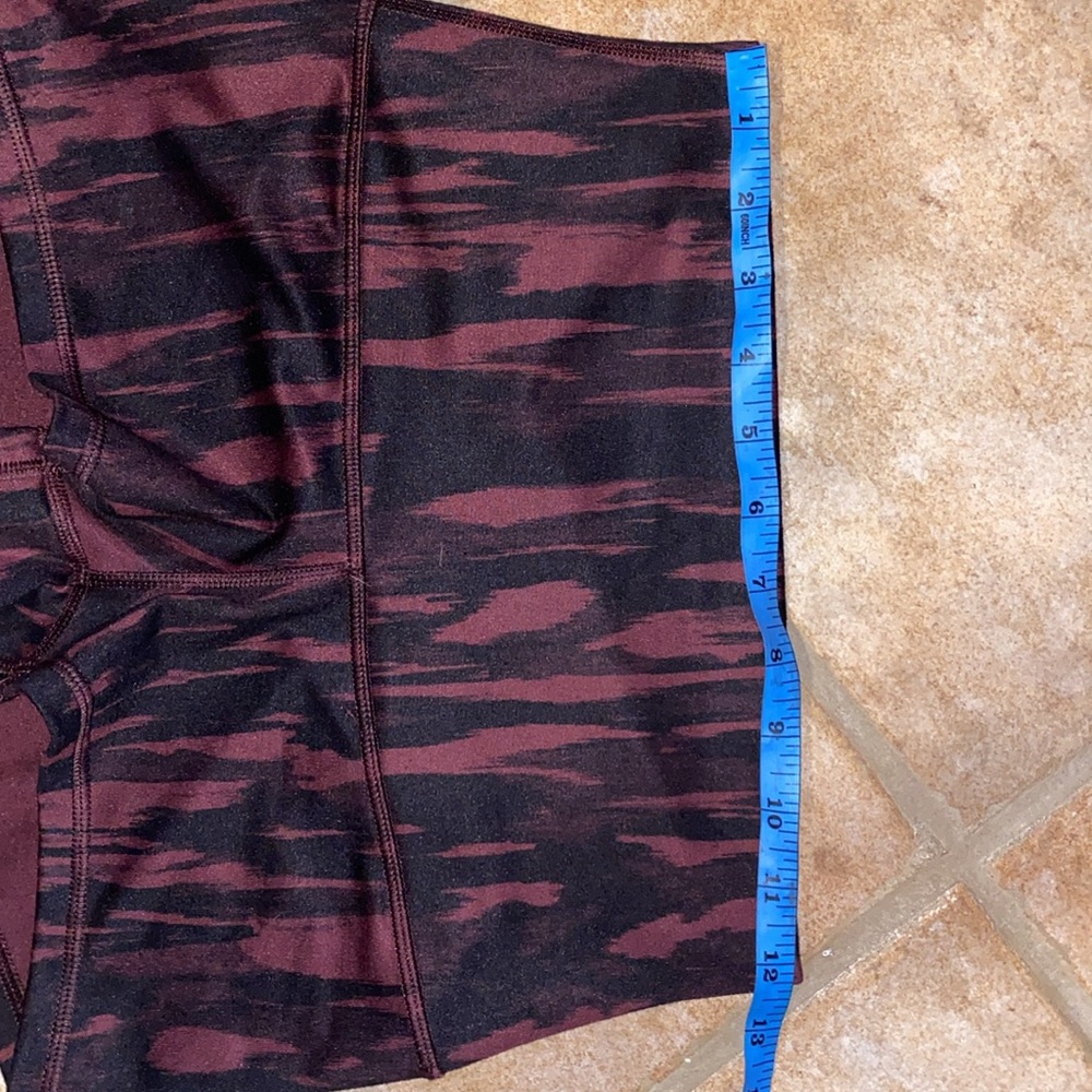 Lululemon Biker Shorts, 2.5 - Picture 3 of 7